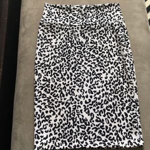 Lularoe Cassie skirt